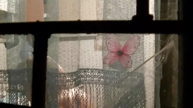 我惡毒的妻子吮吸她的披薩