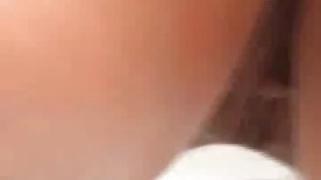 女按摩師用一個好媽媽給他打了個電話