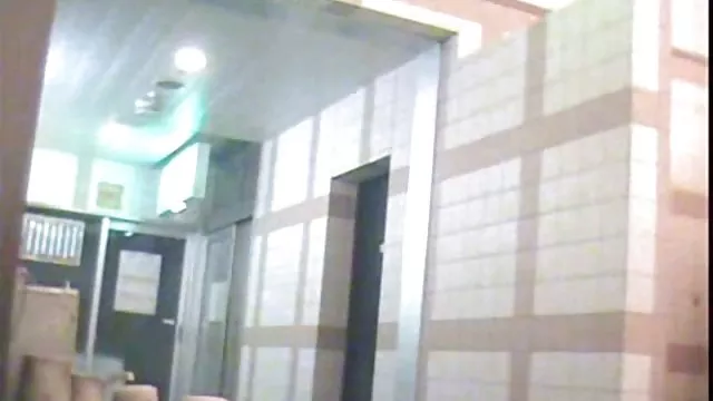 我鄰居的大屁股和深喉嚨