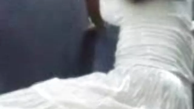 他媽的那個屁股，它讓我變得飢渴